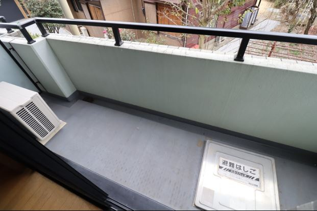 スティルライフのバルコニー