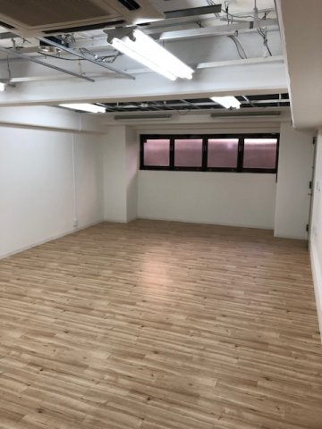 新宿区余丁町の店舗事務所の内装
