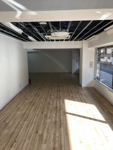 新宿区余丁町の店舗事務所の内装