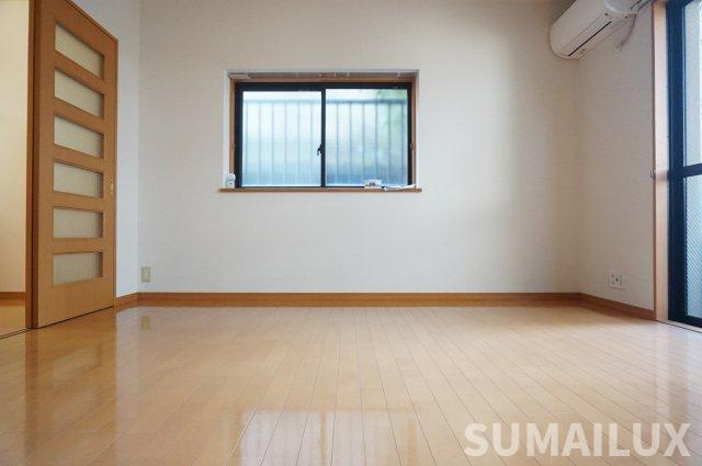 熊本市中央区九品寺２丁目の賃貸マンションの居間・リビング