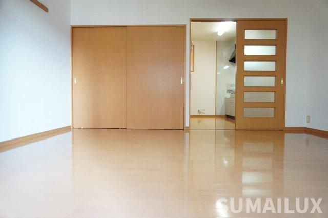 熊本市中央区九品寺２丁目の賃貸マンションの居間・リビング