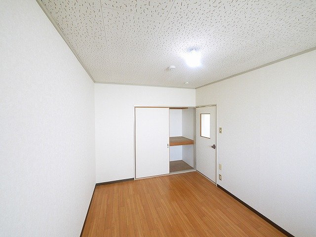 緑町ハイツの洋室|ゆったりした洋室です