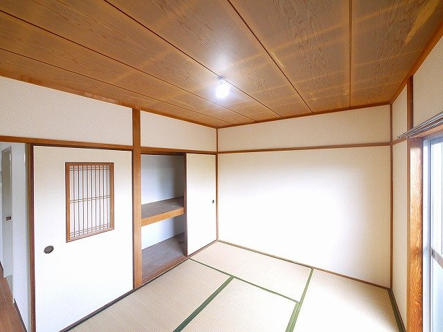 緑町ハイツの収納|和室にも十分な収納スペースがあります
