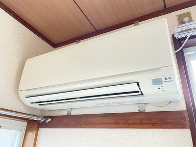【設備】 | サンハイツ/百合ヶ丘 | 暑い夏や寒い冬に大活躍！和室6帖のお部屋にあるエアコンです☆冷暖房完備で1年中快適に過ごせます♪