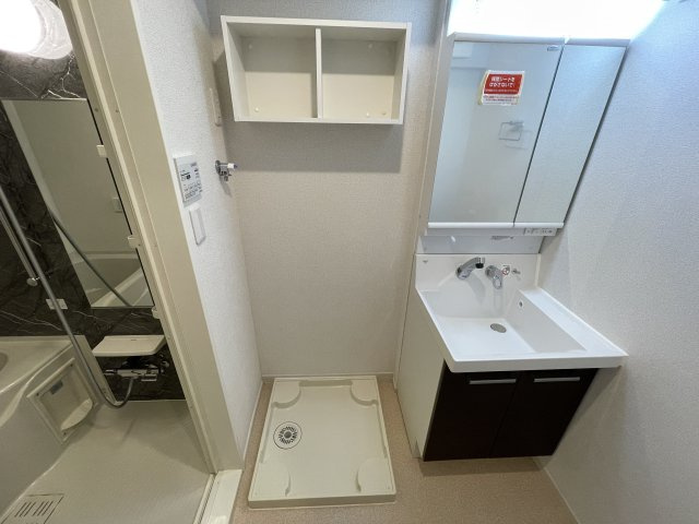 キングキャッスル壱番館の内装|室内洗濯機置場