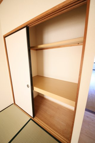 ヴァンベール新舞子の収納