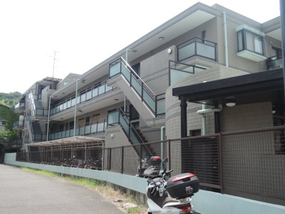 【外観】 | アークエルム大倉山Ⅱ | 総戸数20戸、平成6年3月築のマンションです。
専有面積52.21平米、1SDKのお部屋となります。