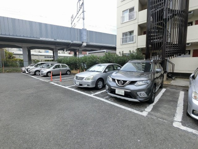 【駐車場】 | 藤和綱島コープ壱号棟 | 平置駐車場です。