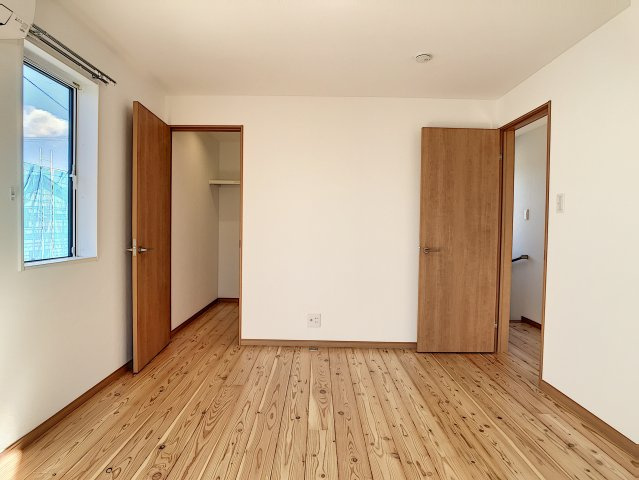 洗練された街並みに集うの洋室