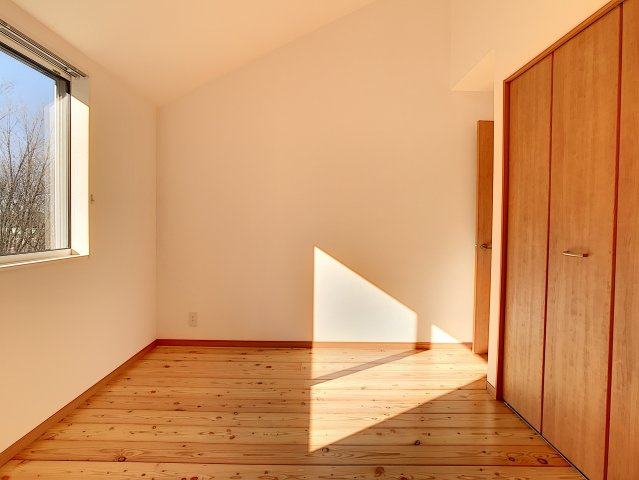 洗練された街並みに集うの洋室