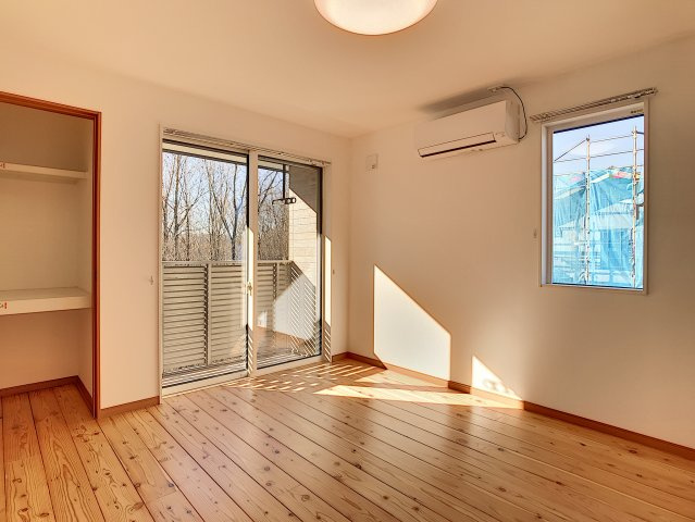 洗練された街並みに集うの洋室