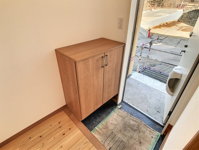 洗練された街並みに集うの玄関|収納もある玄関です