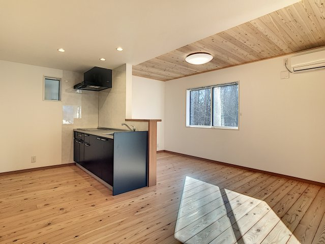 洗練された街並みに集うのキッチン|きれいなキッチンです