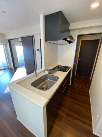 AXAS千鳥町アジールコートSta.のキッチン|お料理が捗る3口コンロ付き