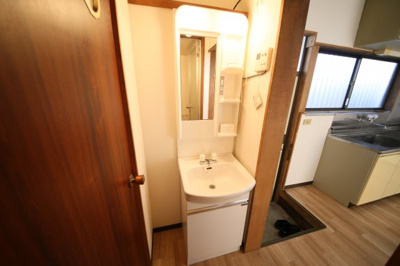 【洗面所】 | コーポローゼン | 洗面台