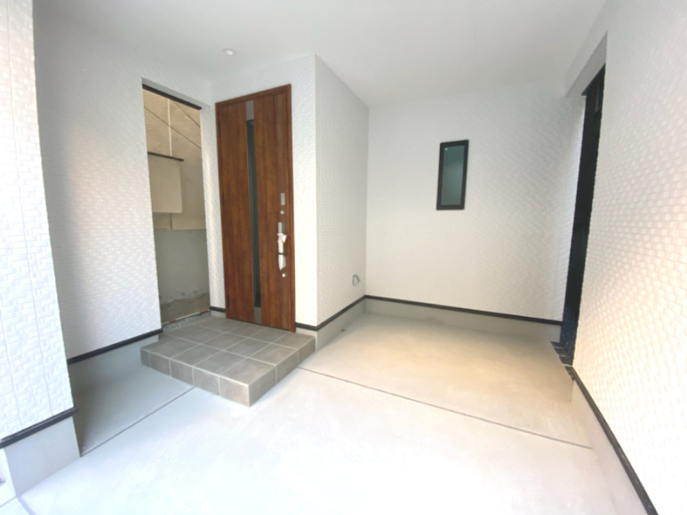 グラッド・タウン横堤３丁目の駐車場|■玄関ドアかわいいでしょ♪♪