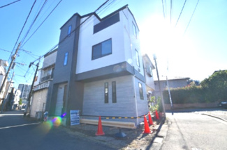 【外観】 | 北西角地の開放感があるロケーションです。