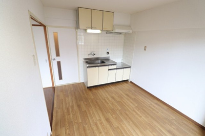 【居間・リビング】 | ロイヤルハイム一冨士