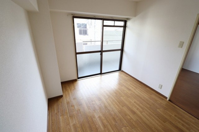 【居間・リビング】 | ロイヤルハイム一冨士