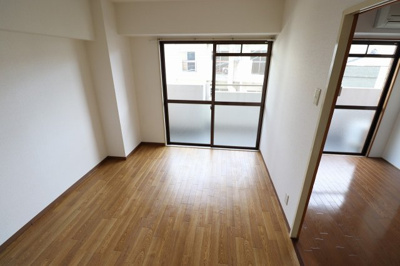 【居間・リビング】 | ロイヤルハイム一冨士