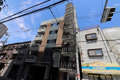 【外観】 | リトルハウス中央