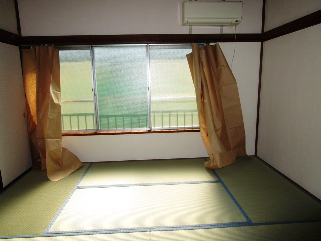 【和室】 | 南向きで陽当りが良く快適なお部屋です。