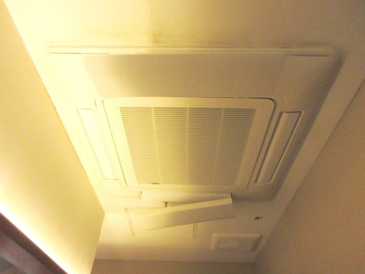 【設備】 | 北野坂沿い１階路面店 | エアコン（残置物）