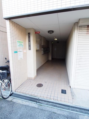 【エントランス】 | アワーハウス磯路弐番館 | 落ち着いたエントランスです