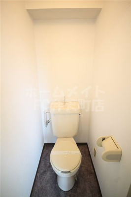 【トイレ】 | アワーハウス磯路弐番館 | 落ち着いた色調のトイレです