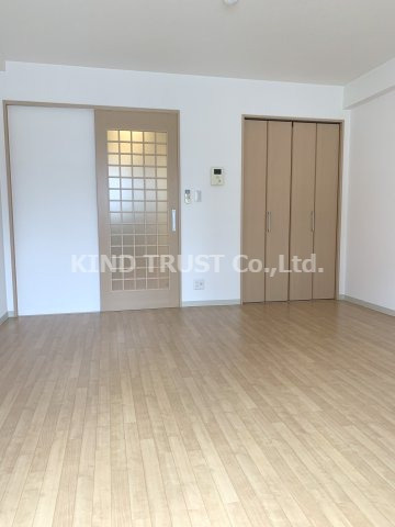 グランディールタカラの居間・リビング|ゆったり過ごせる居間です