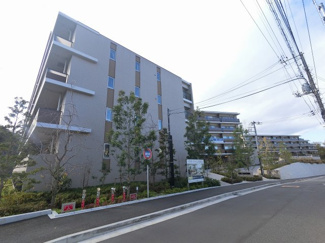 【外観】 | 総戸数183戸、2019年11月築のマンションです。
専有面積62.52平米、2LDKのお部屋となります。