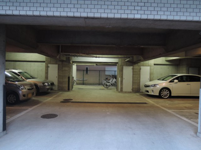 【駐車場】 | サンマリーナ新子安 | 平置き駐車場です。