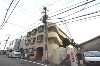 【外観】 | 総戸数２７戸、昭和５９年５月築のマンションです。