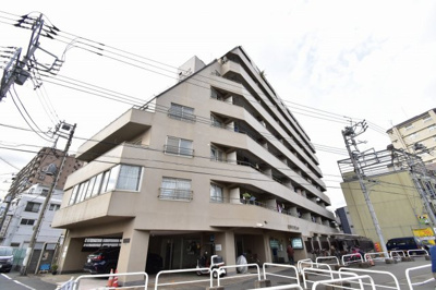【外観】 | ビレッタ仲六郷 | 総戸数44戸、昭和49年12月築のマンションです。
専有面積55.08平米、3LDKのリフォームお部屋となります。