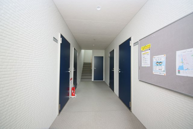 ベルセ常滑Ⅲのエントランス