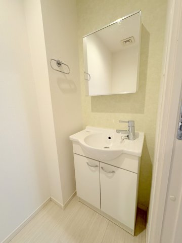 ディアコート赤羽の洗面所|トイレの中の手洗い