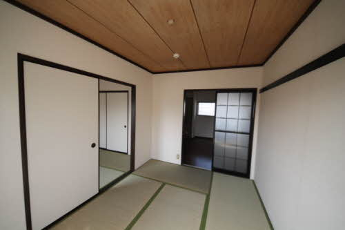 フォーブル加納の和室