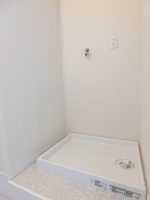【展望】 | 金子ビル | 脱衣所にある室内洗濯機置き場です♪防水パンが付いているので万が一の漏水にも安心です！