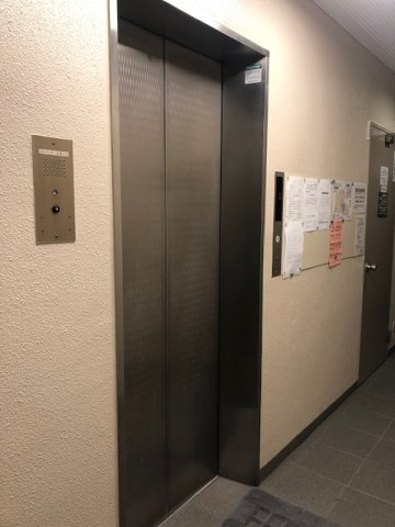 ニューハイツ青山のロビー