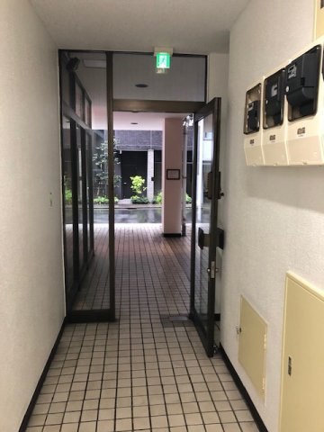神田カトランビルのロビー