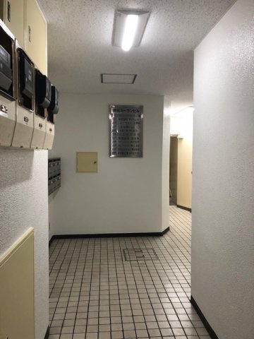 神田カトランビルのロビー