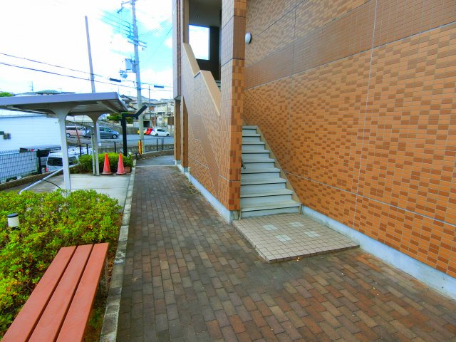 メゾンサクセスのエントランス