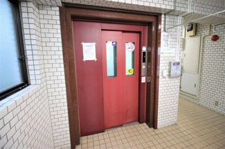 【その他共用部分】 | 日常生活にはかかせないエレベーター付き。