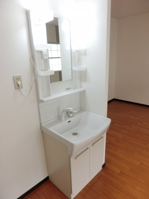 【独立洗面台】 | シャトー吹上 | ※同タイプの別の部屋の写真です。※反転間取りの写真となります