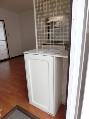 【玄関】 | シャトー吹上 | ※同タイプの別の部屋の写真です。※反転間取りの写真となります