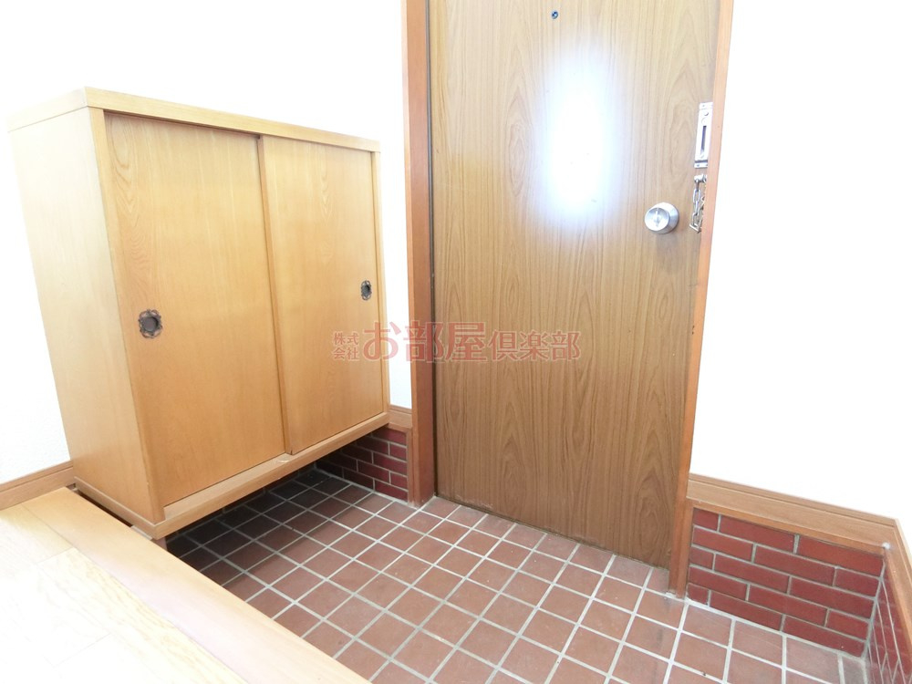 R-BOX上津の玄関