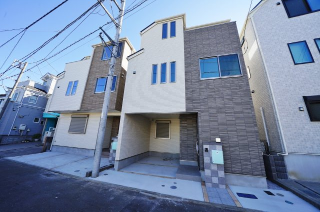 【横浜市西区東久保町２新築戸建て２号棟】★仲介手数料無料★（富士見台小学校・岩井原中学校）の外観