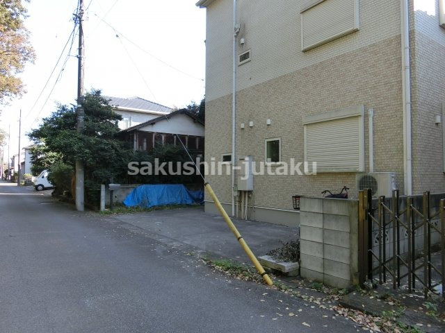 長作台２丁目　築浅戸建の前面道路含む現地写真|長作台２丁目　築浅戸建　２０１５年５月築　広島建設セナリオハウス　屋上のルーフバルコニ―
堀座卓のあるLDK（１５．７５帖）土地３９坪・建物３４坪　５LDK 公道面