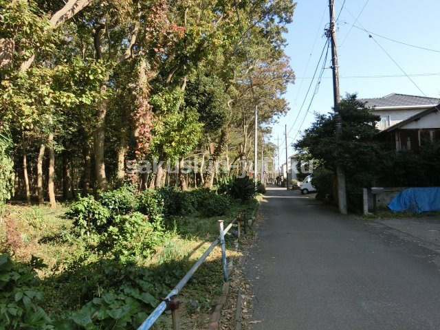 長作台２丁目　築浅戸建の前面道路含む現地写真|長作台２丁目　築浅戸建　２０１５年５月築　広島建設セナリオハウス　屋上のルーフバルコニ―
堀座卓のあるLDK（１５．７５帖）土地３９坪・建物３４坪　５LDK 公道面