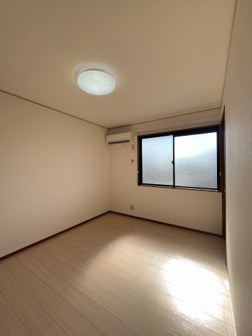 プレミールの洋室